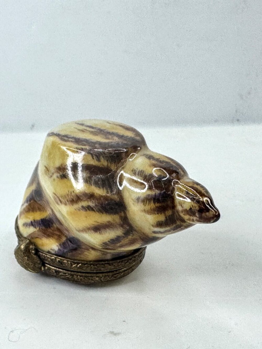 La Gloriette Limoges France Hand-Painted Porcelain Seashell Trinket Box A1033